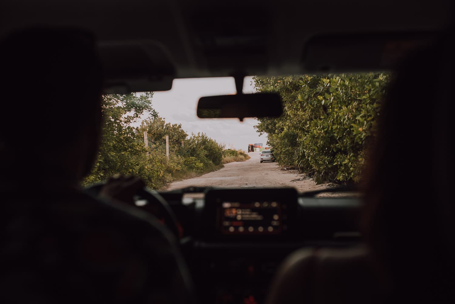 Fotografía de save the date en Cancun por fotógrafo de bodas destino en México